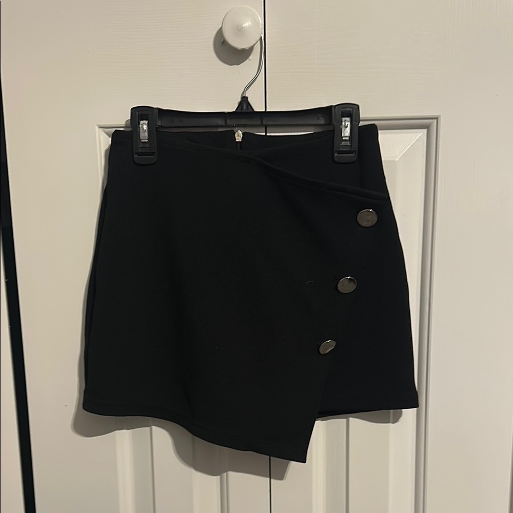 Just Be Elegant Black Buttoned Women's Skirt